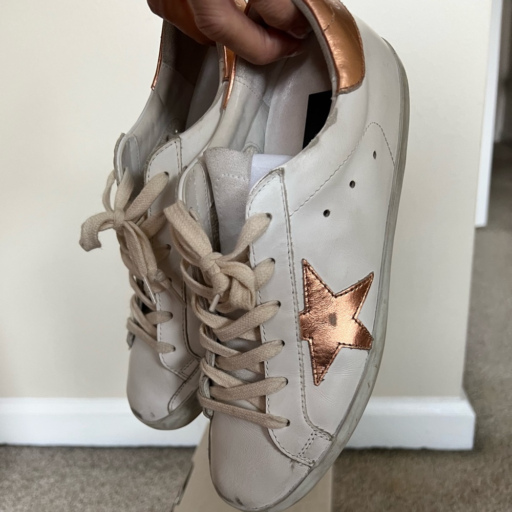 GOLDEN GOOSE